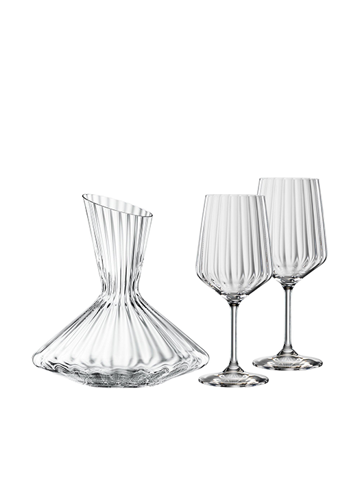 Set of 2 glasses and Wine Decanter Lifestyle- Spiegelau
